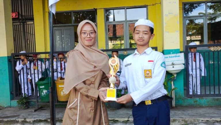 SMP Plus YPP Darussurur Raih Prestasi pada Festival Tunas Bahasa Ibu 2025